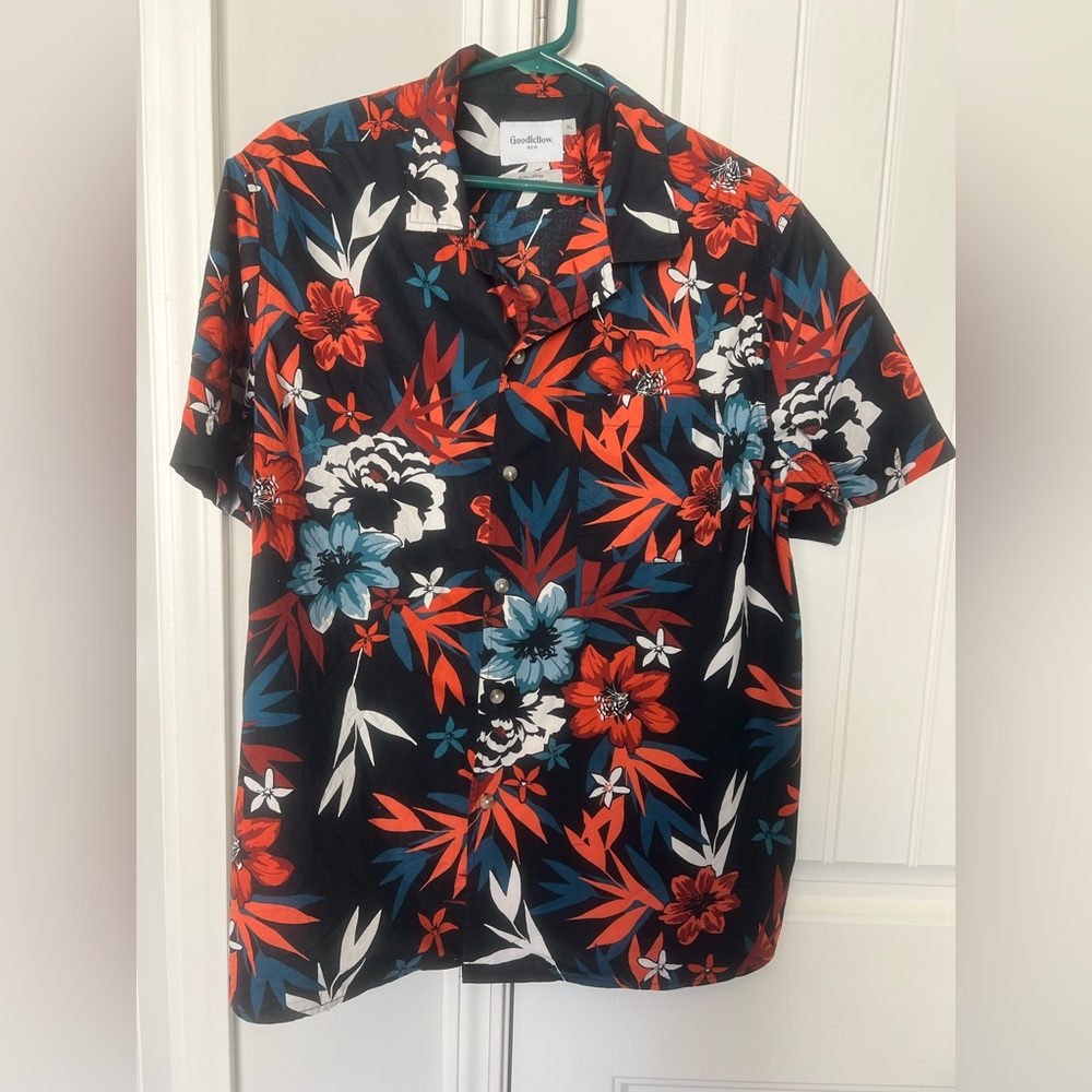 Goodfellow & co men’s XL resort shirt. Graphic pattern.